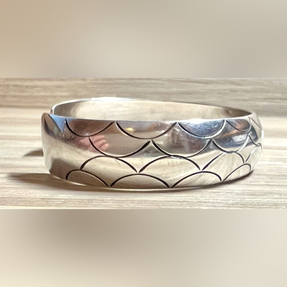 Vintage Handmade Designer Signed JH Wilson Sterling Silver Etched Cuff Bracelet - Picture 6 of 8